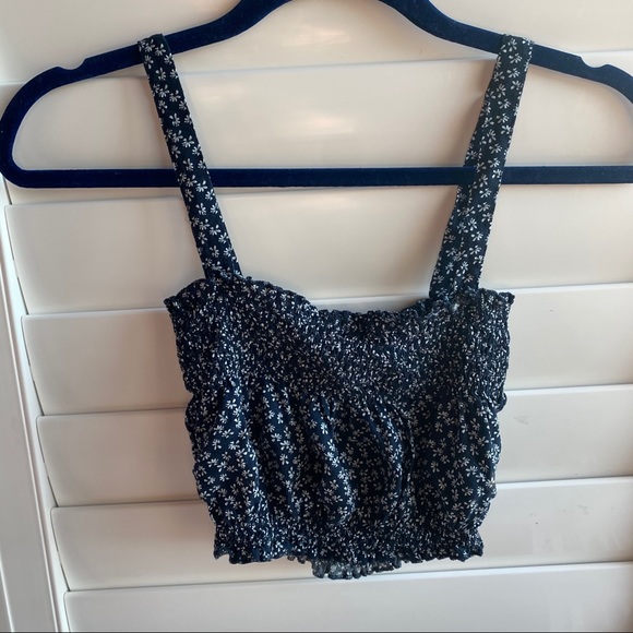 Brandy Melville Tops - 🪲 Brandy Melville cropped top